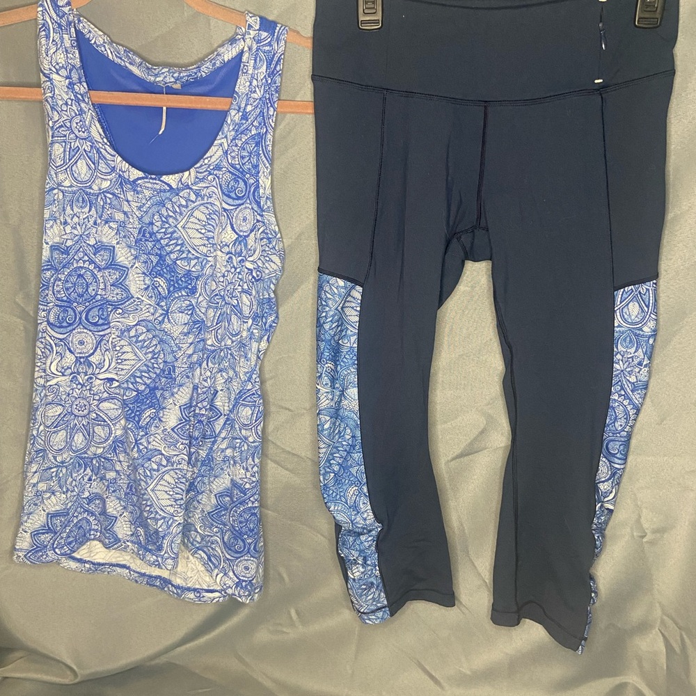 CALIA by Carrie Underwood Blue Patterned Workout Set